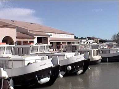 Locaboat Barges at the Port du Plaisance